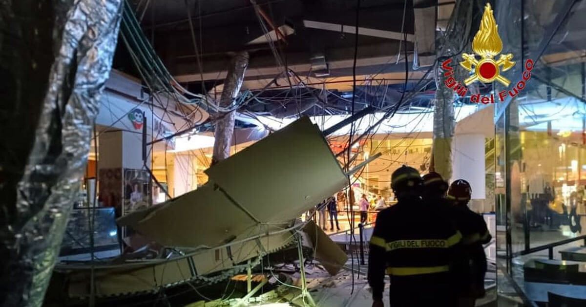 Crollo del soffitto al Centro Commerciale Campania
